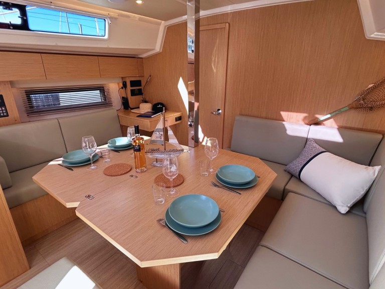 Bavaria Bavaria C42 a louer à Port Grimaud