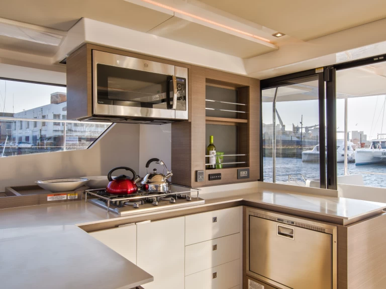 Location à Port Grimaud - Leopard Leopard 53 Powercat sur SamBoat