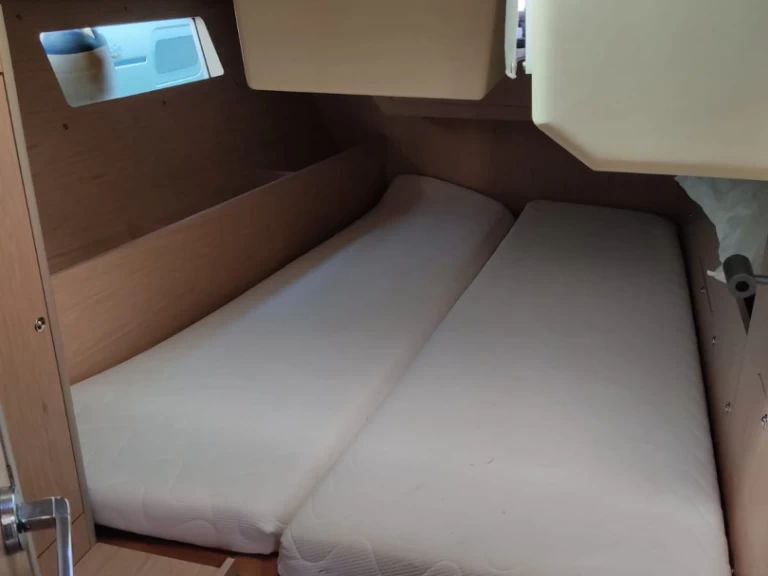 Location bateau Bénéteau Oceanis 41.1 à Salerne sur Samboat