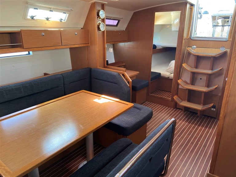 Louez un Bavaria Bavaria 40 à Sukošan