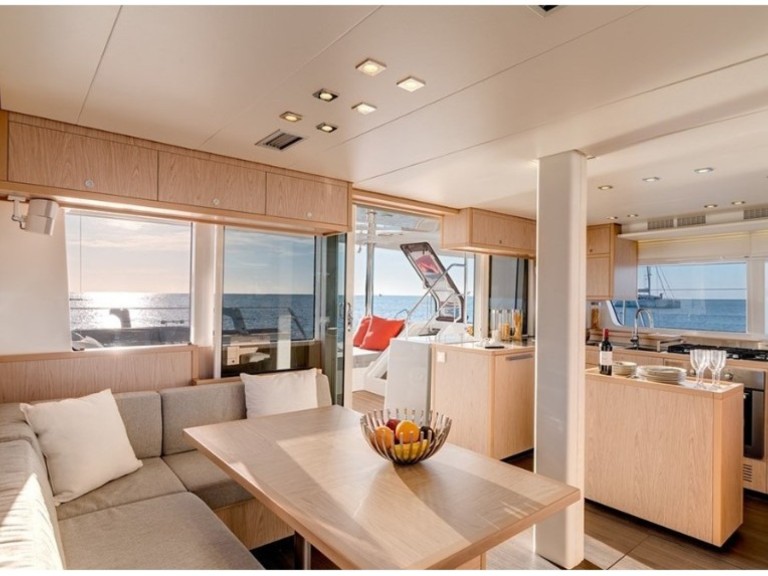 Catamaran à louer à Lefkáda au meilleur prix