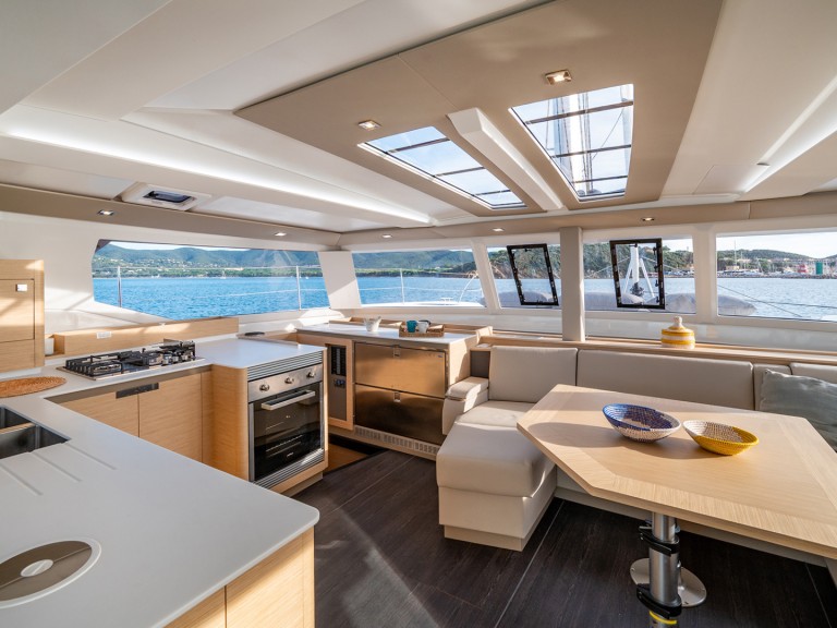 Louer Catamaran avec ou sans skipper Fountaine Pajot à Cannigione