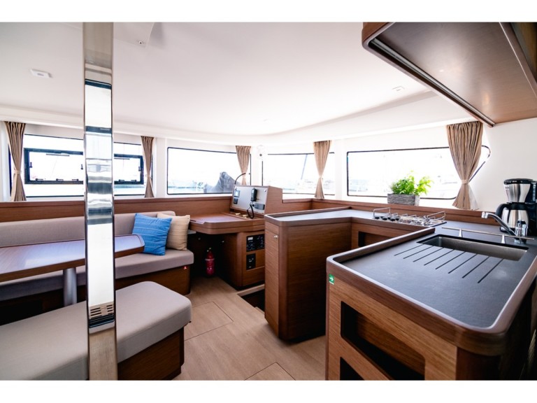 Location bateau Lagoon Lagoon 42 à Toúrlos sur Samboat