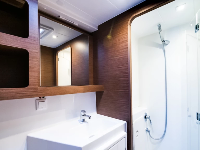 Louer Catamaran avec ou sans skipper Lagoon à Toúrlos