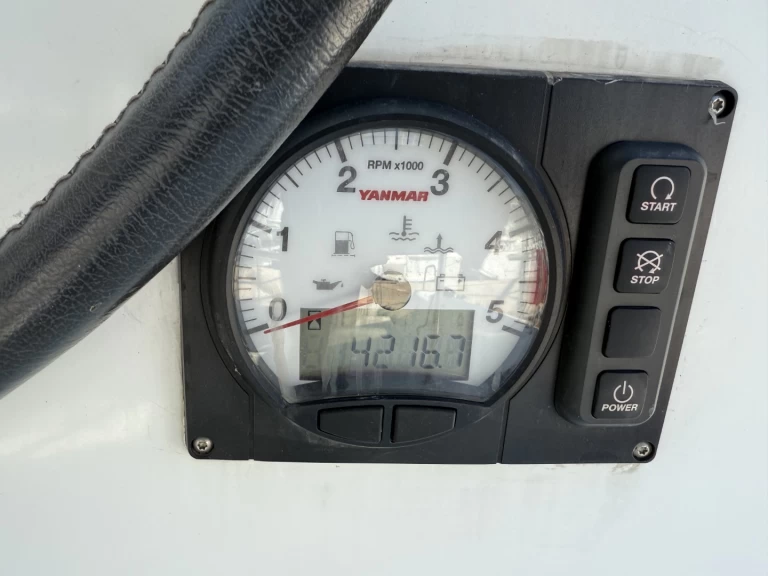 Louez un Lagoon Lagoon 39 à Lávrio