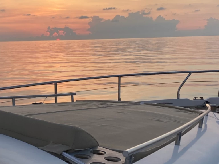 Location bateau Aicon Aicon 72 SL à Puerto Banús sur Samboat