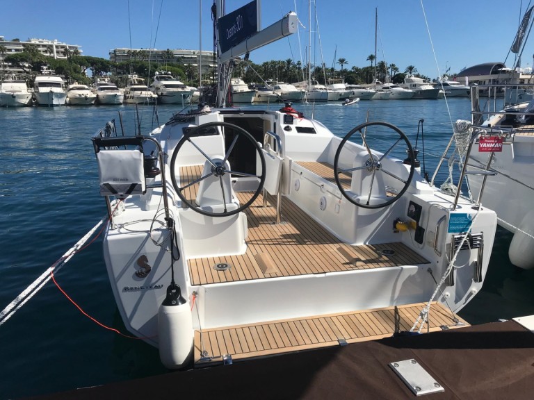 Location bateau Bénéteau Oceanis 30.1 à Izola sur Samboat