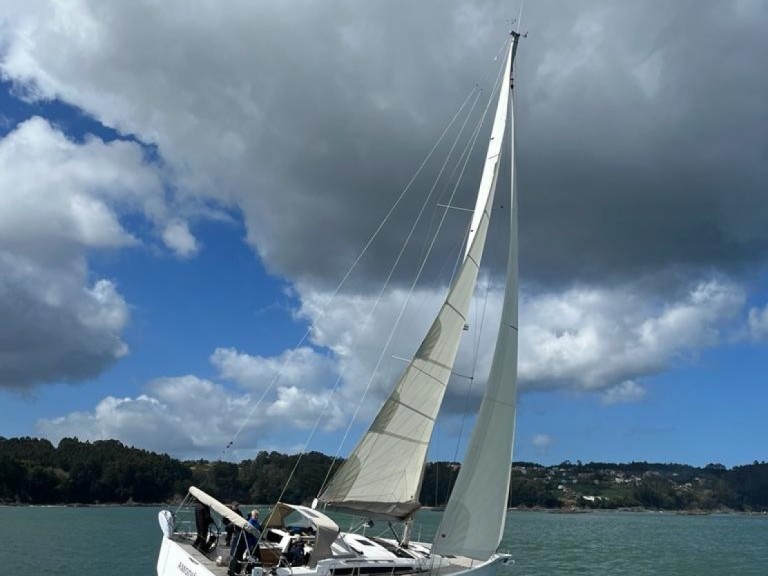 Location bateau Dufour Dufour 430 Grand Large à Baiona sur Samboat