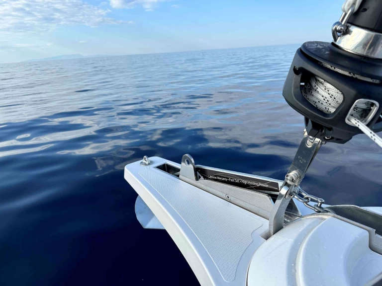 Location bateau Nikiána pas cher Bavaria C42