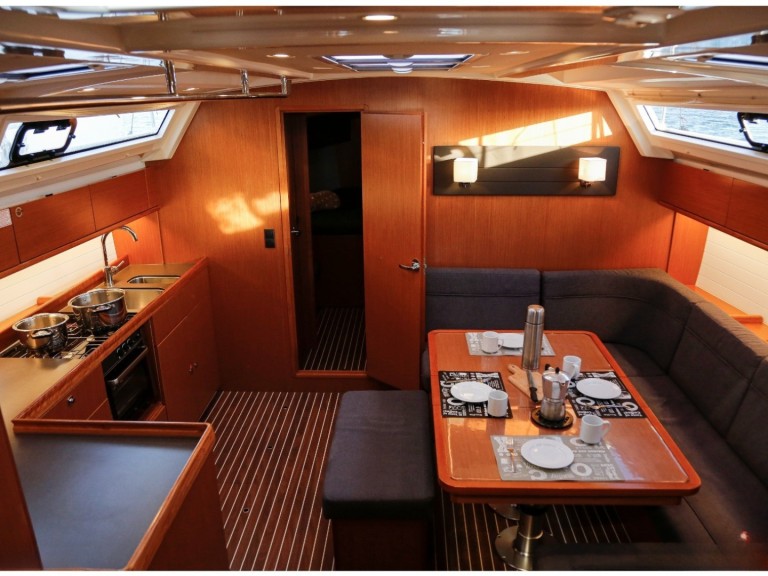 Louez un Bavaria Cruiser 46 à Olbia