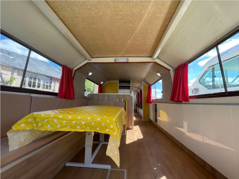 Location à Sablé-sur-Sarthe - Nicols Yacht Classic Groupe 6-11 p. sur SamBoat