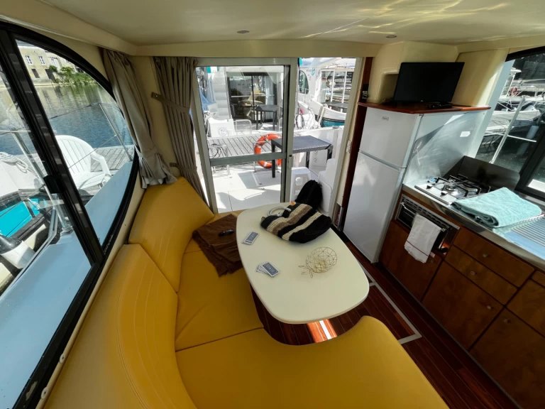 Nicols Yacht Confort Couple XL 2-4 p. a louer à Sablé-sur-Sarthe