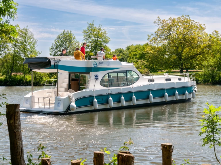 Location à Sablé-sur-Sarthe - Nicols Yacht Premium Groupe XL 8-12 p. sur SamBoat