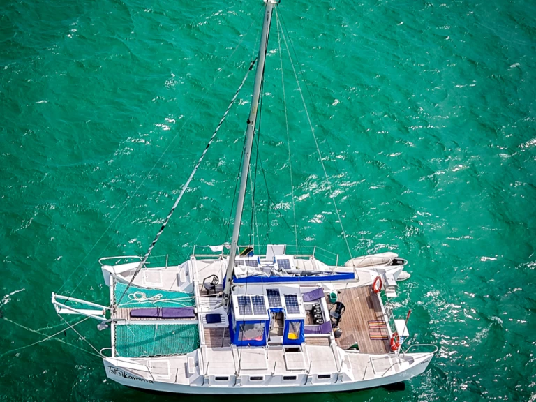 Location Catamaran Custom Made avec permis