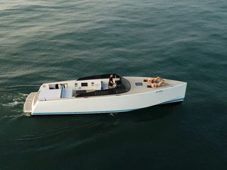 Location Bateau à moteur à Dubai Marina - VanDutch VanDutch 40