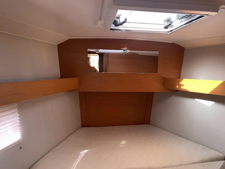 Location bateau Cagliari pas cher Dufour 390