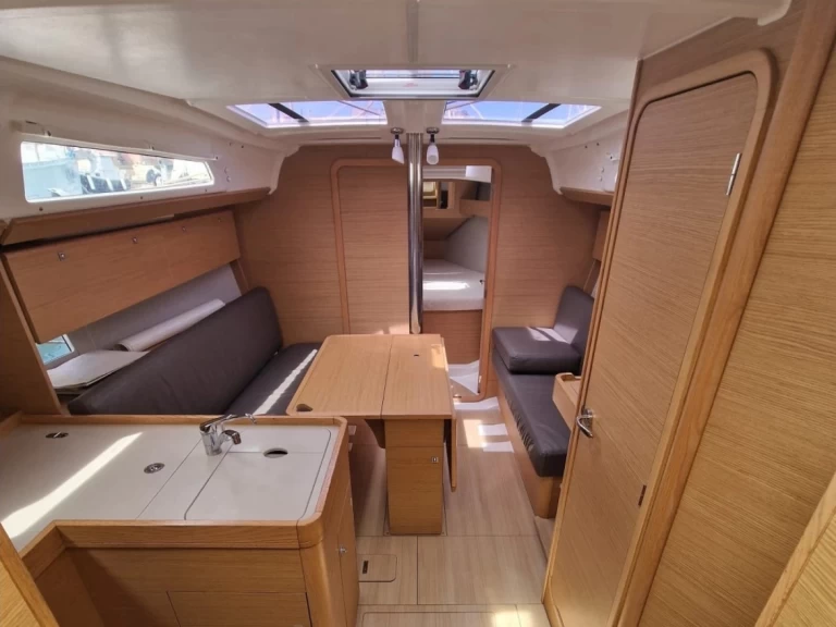 Location à Cagliari - Dufour Dufour 360  sur SamBoat