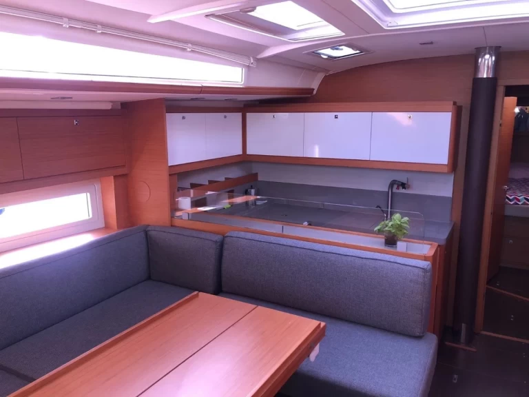 Location bateau Procida pas cher Dufour 530