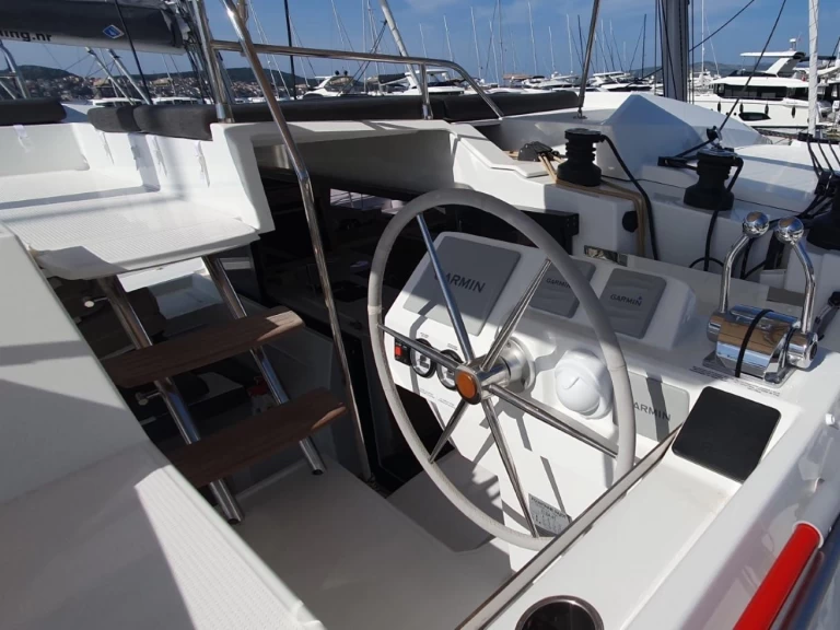 Louer Catamaran avec ou sans skipper Fountaine Pajot à Procida