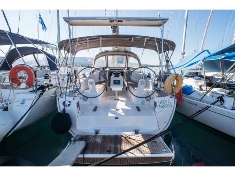 Location bateau Néa Péramos pas cher Cruiser 37