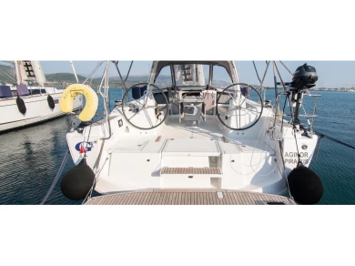 Noleggio barche Bénéteau Oceanis 41.1 a Néa Péramos su Samboat