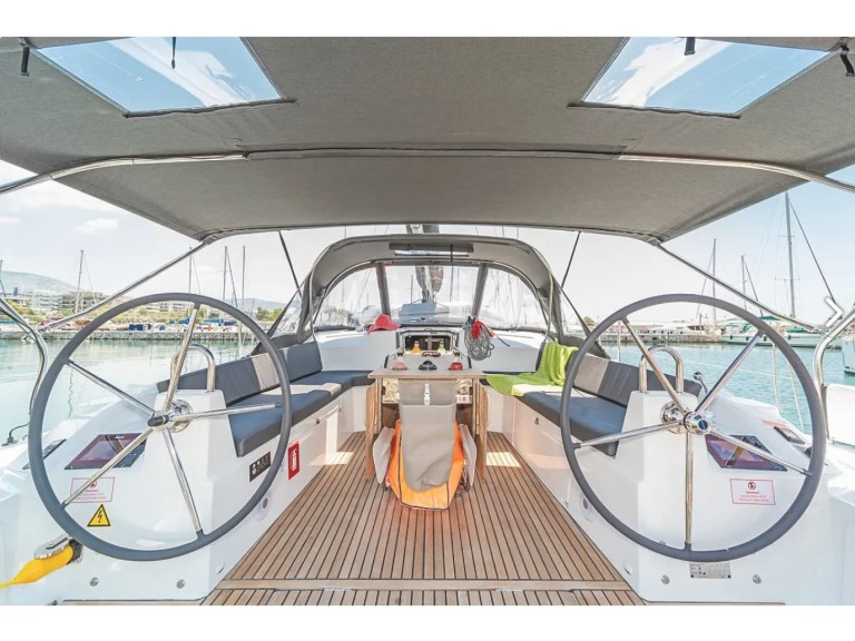 Louer Voilier avec ou sans skipper Bénéteau à Álimos