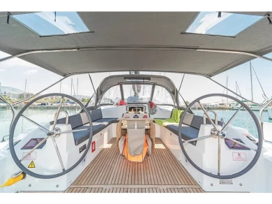 Sailboat rental with or without captain Bénéteau Álimos