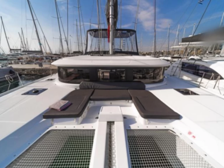 Louez un Lagoon Lagoon 46[G] à Álimos