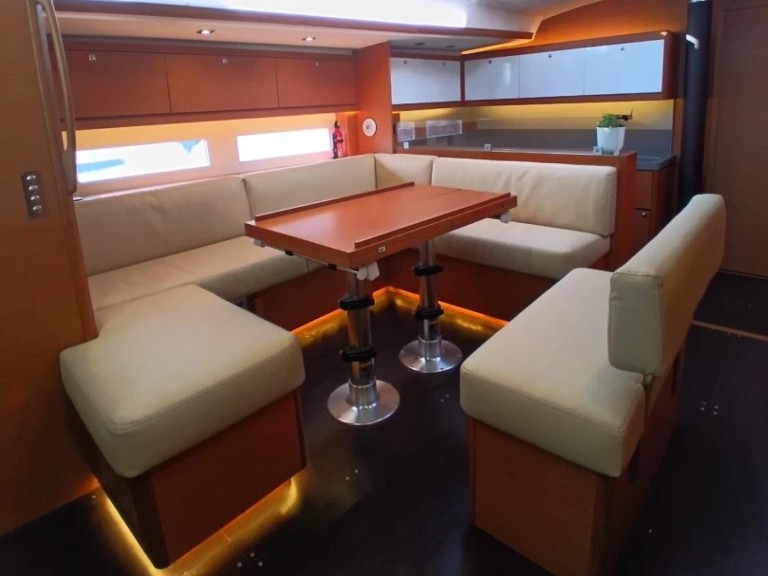 Location bateau Cagliari pas cher Dufour 530