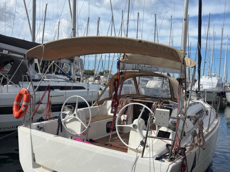 Louez un Dufour Dufour 310 Grand Large à Palerme