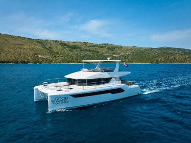 Hire Motorboat Leopard Catamarans / Robertson & Caine with a boat licence