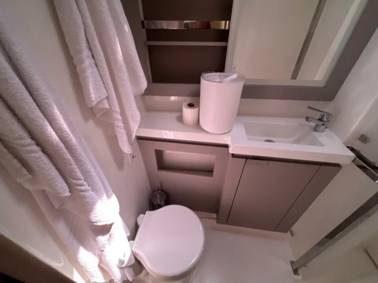 Louez un Fountaine Pajot Elba 45 à Palerme