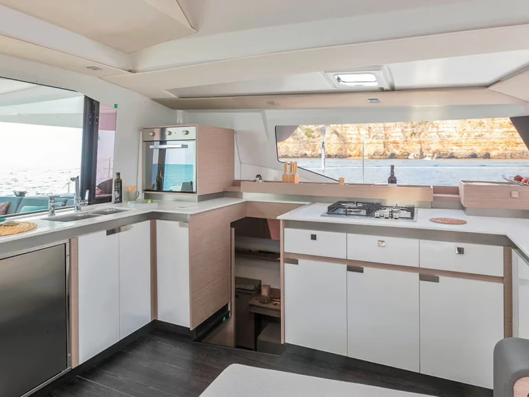 Catamaran à louer à Procida au meilleur prix