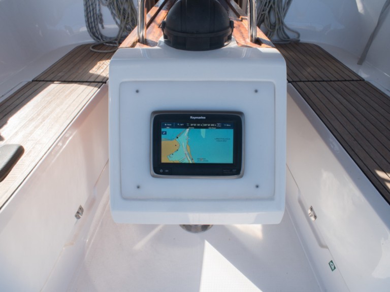 Location à Néa Péramos - Bavaria Cruiser 37 sur SamBoat