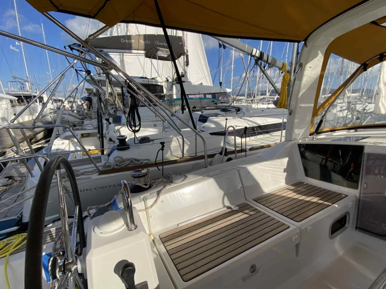 Location bateau Néa Péramos pas cher Oceanis 41.1