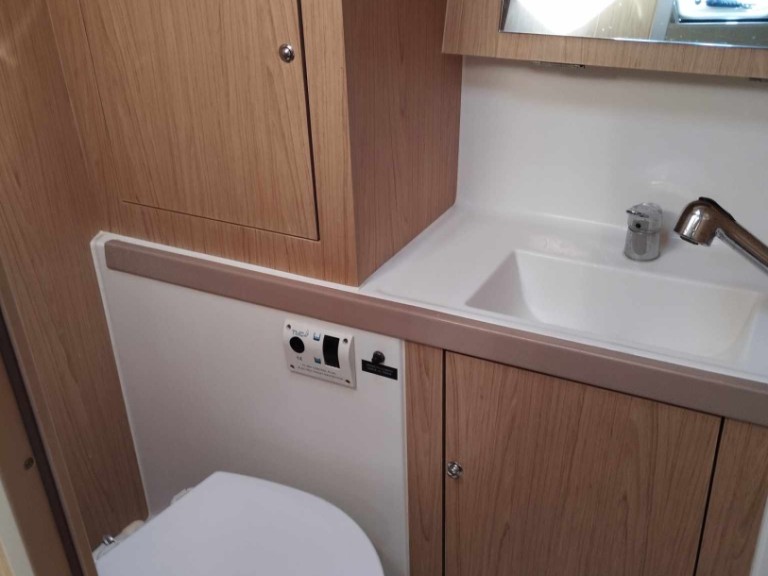 Location bateau Bénéteau Oceanis 41.1 à Néa Péramos sur Samboat