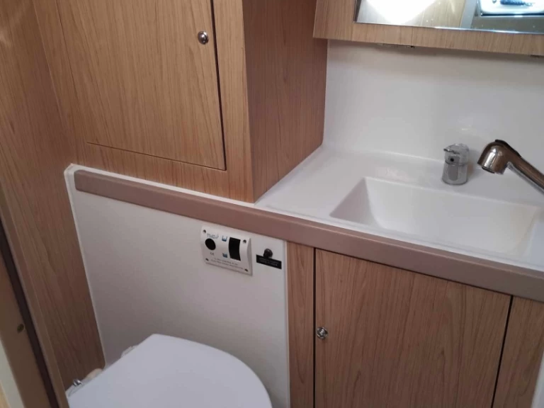 Location bateau Bénéteau Oceanis 41.1 à Néa Péramos sur Samboat