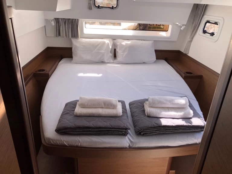 Location bateau Álimos pas cher Lagoon 42
