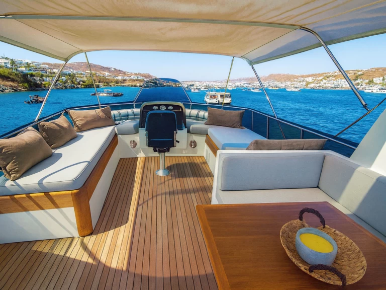 Louez un Maiora Fly Bridge à Mykonos (Ville)