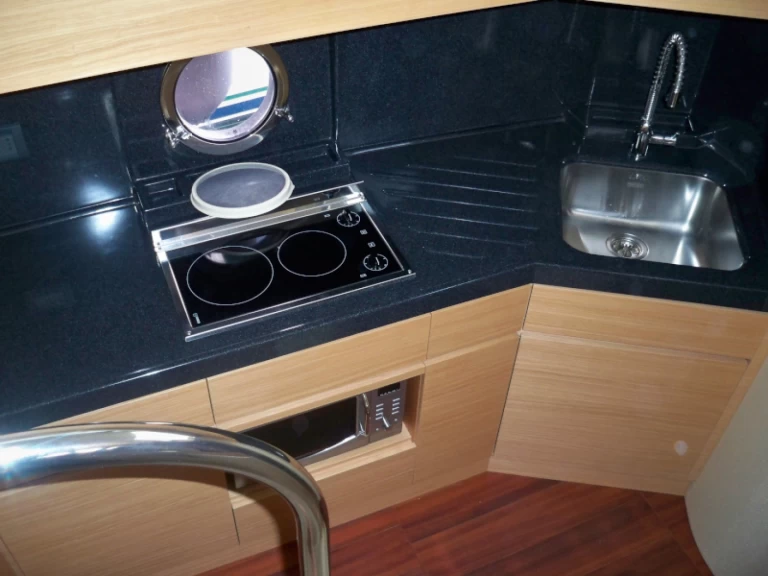 Louez un Azimut Azimut 43 Fly à Seget Donji