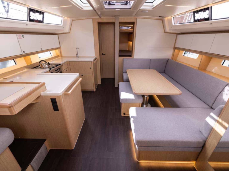 Bavaria Bavaria C46 a louer à Jezera