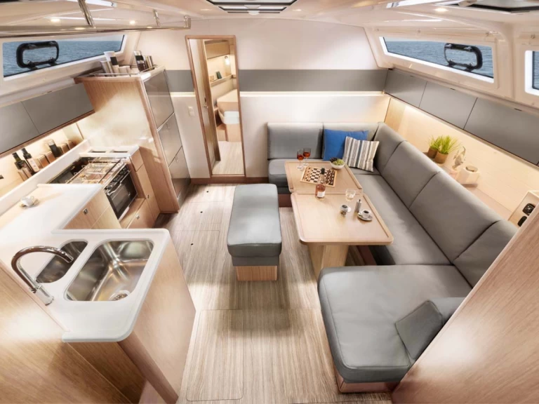 Location bateau Pula pas cher Bavaria Voyager 45