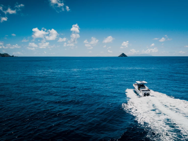 Location à Le Gosier - Jeanneau Cap Camarat 9.0 CC sur SamBoat