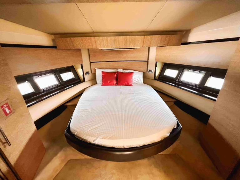 Yacht à louer à Dubai Marina au meilleur prix