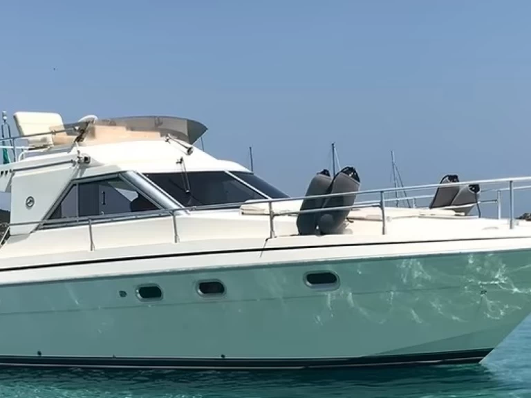 Bateau à moteur à louer à Milazzo au meilleur prix