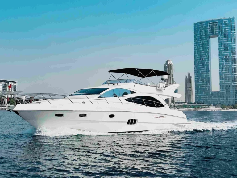 Louer Yacht avec ou sans skipper Majesty Yachts à Dubai Marina