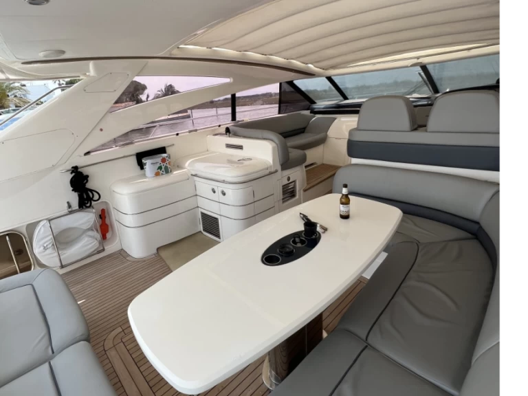 Louez un Princess Princess V58 à Roses