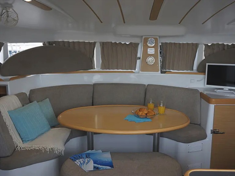 Louer Catamaran avec ou sans skipper Lagoon à Gouviá