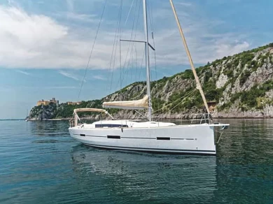 Dufour Dufour 412 Grand large[G] charter bareboat eller skeppad i Gouviá