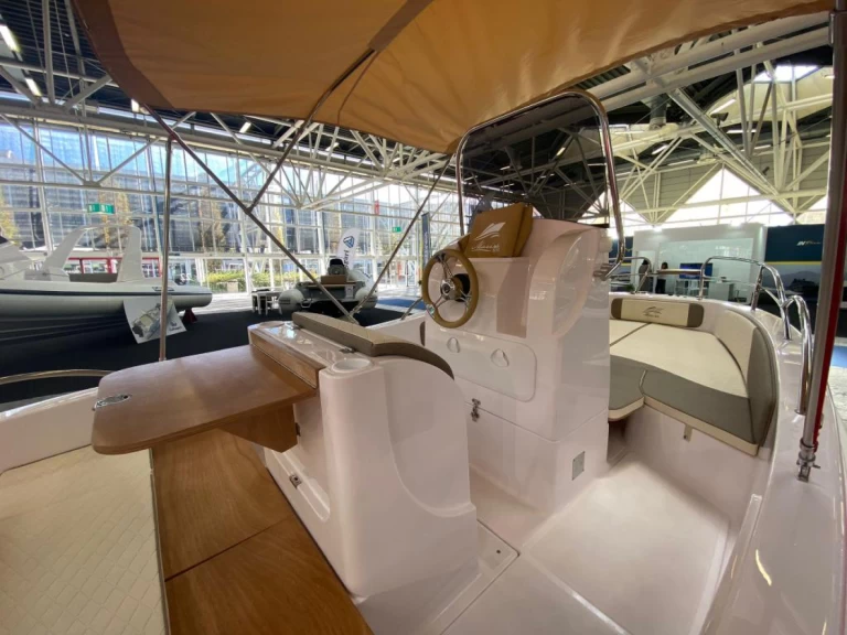 Louer Bateau à moteur avec ou sans skipper marinesite à Sirmione